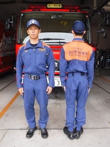 消防活動服姿の写真