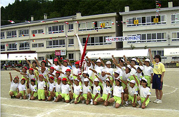 写真：三枝小学校