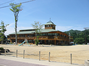 写真：朝日小学校