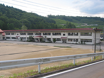 写真：荘川中学校