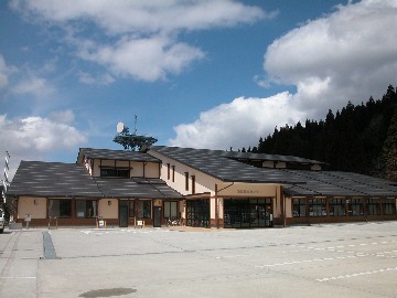 写真：荘川公民館・高山市図書館荘川分館