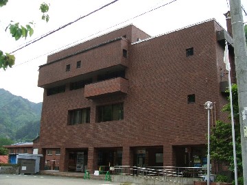 写真：高根公民館・高山市図書館高根分館