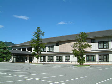 写真：上宝公民館・高山市図書館上宝分館