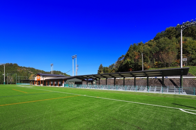 屋根付き観客席全景
