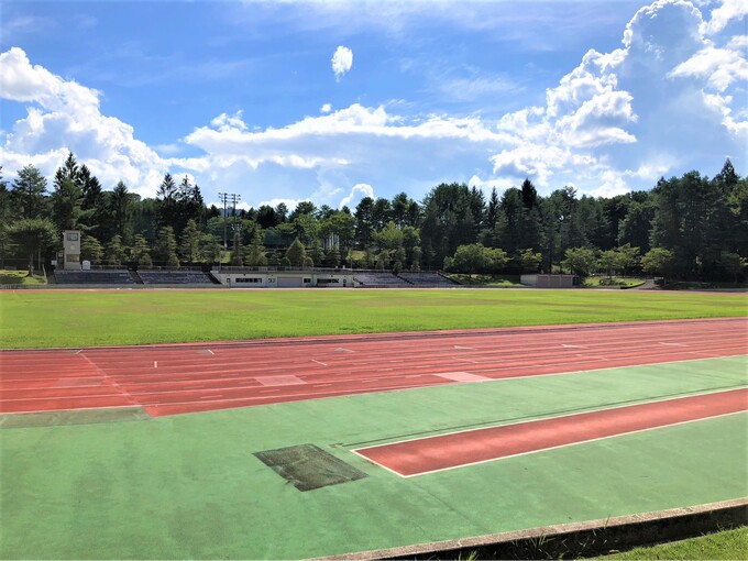 写真：中山公園陸上競技場