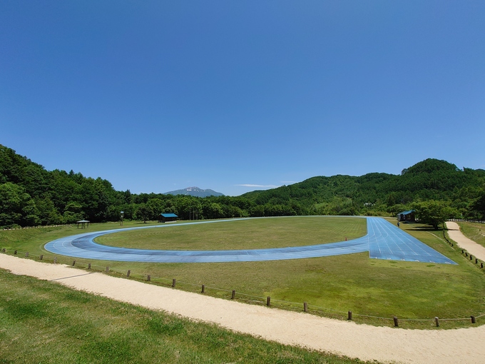 写真：飛騨日和田体育館・日和田ハイランド陸上競技場