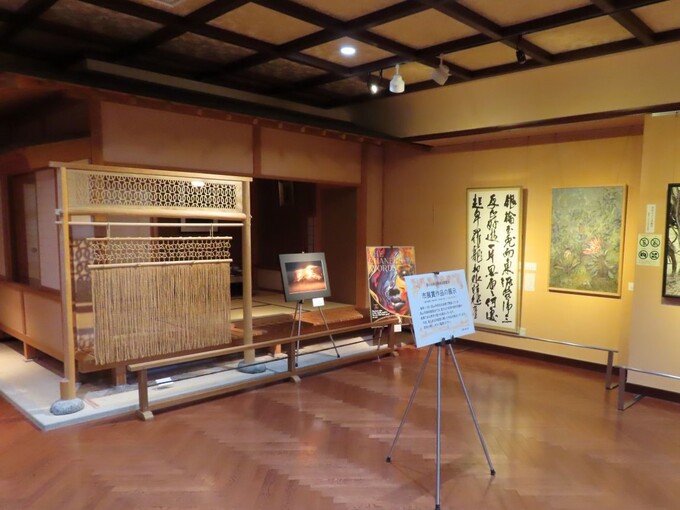 図書館展示の様子1