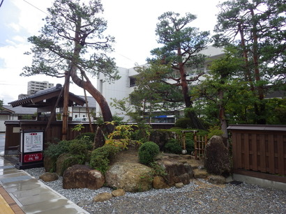 街角の庭園