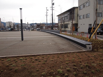 高山駅西交流広場3