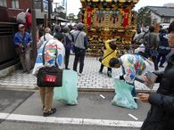 高山祭での路上喫煙禁止とごみのポイ捨て禁止のパトロール
