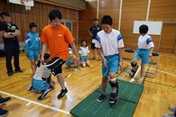 ユニバーサルラン　スポーツ義足体験授業