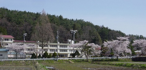高山市立江名子小学校の校舎