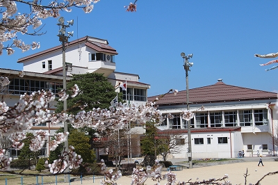 高山市立宮小学校の校舎