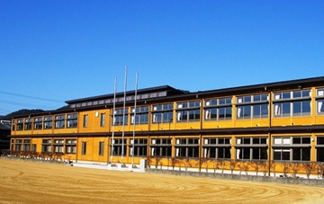 高山市立国府小学校の校章