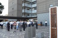 「平和への絆」の鉦の打ち鳴らし