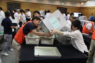 開票作業の様子