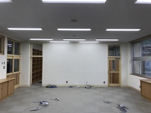 職 員室