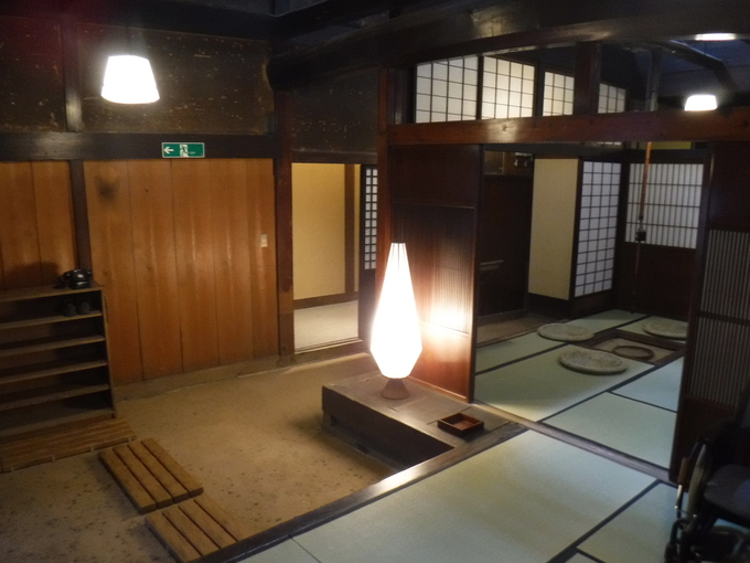 村半 母屋 ドジと囲炉裏の間