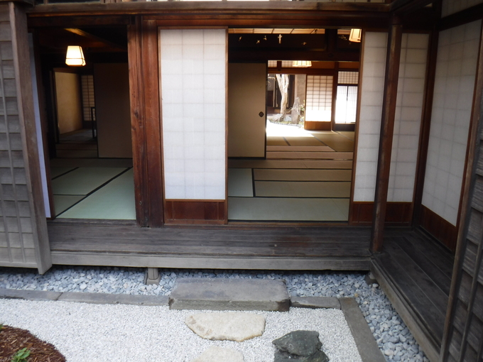 村半 北庭園より主屋 勝手口