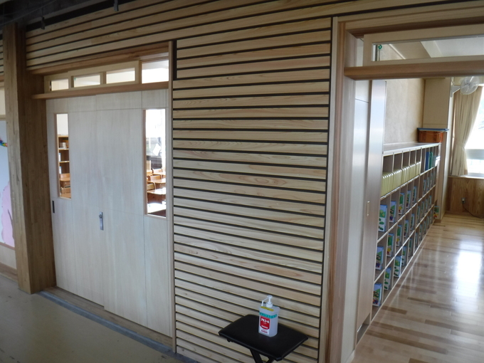 新宮小学校 廊下