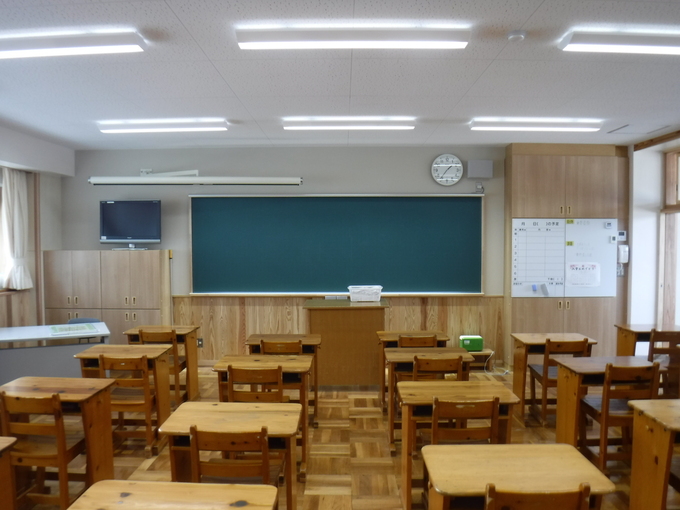 丹生川中学校 教室