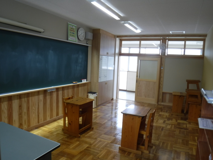 丹生川中学 小教室