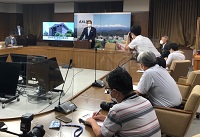 写真：就任記者会見のようす