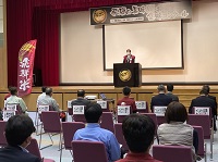 写真：おいしいお米PRの取り組みに激励の挨拶をする田中市長