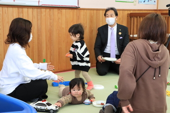 子育て支援センター利用者との意見交換会のようす