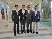 写真左から：田中市長、マイク デンバー市長、水門 市議会議長、三上 在デンバー総領事