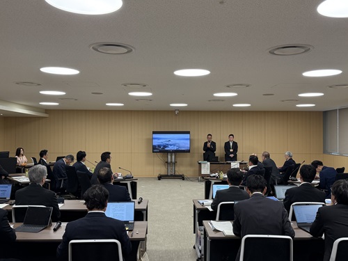 県議会1