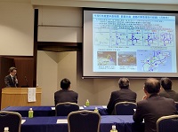 写真：望月 中部地方整備局道路部長の講演のようす