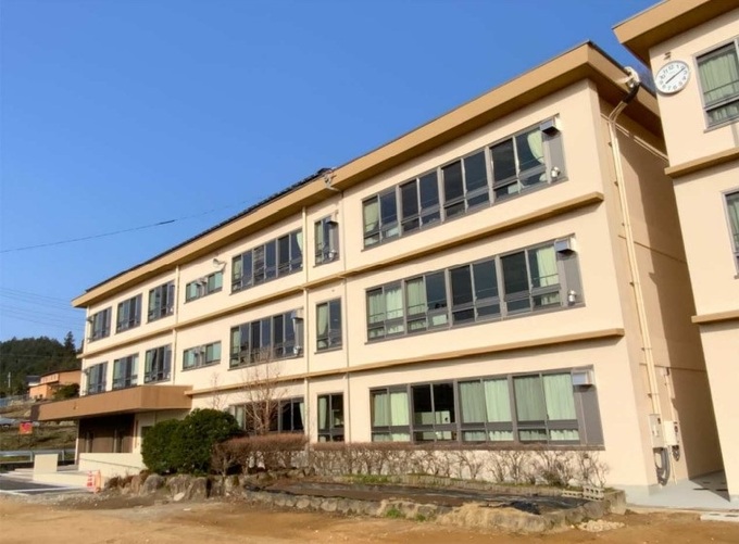 三枝小学校　外観写真