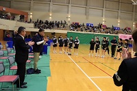 飛騨高山ブラックブルズ岐阜の選手を激励する市長