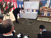 高根多目的センター新築工事地鎮祭の様子