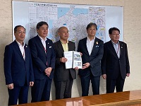 国土交通省中部地方整備局長への要望の様子