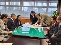 廣瀬昌由国土交通省国土交通技監への要望面談の様子