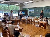 給食試食会の様子