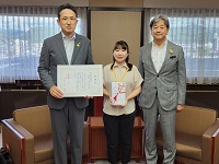 寄附受贈および市感謝状贈呈の様子