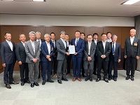 陳情書を提出された市旅館ホテル連絡協議会のみなさん