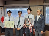 農業クラブ全国大会に出場する飛騨高山高校環境科学科の生徒ら