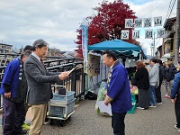 飛騨高山宮川朝市収穫祭の様子