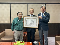 卓越した技能者（現代の名工）厚生労働大臣表彰を受賞した日進木工の谷口宝氏