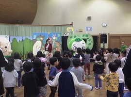 森のダンスをする様子