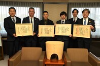 表彰受賞報告の様子