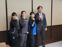 全日本レディースバドミントン競技大会に出場する高山木曜クラブ所属のみなさん