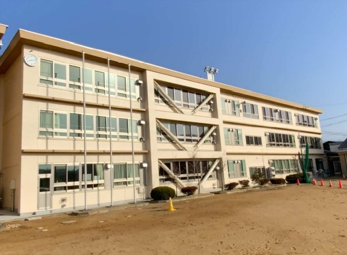 三枝小学校 外観写真