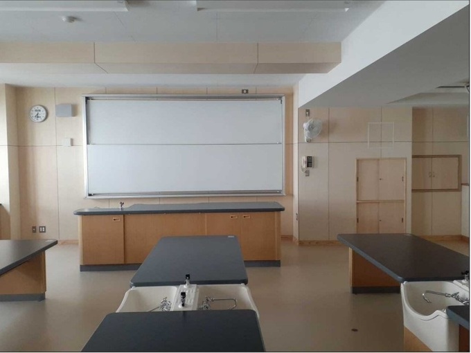 江名子小学校 理科室正面写真
