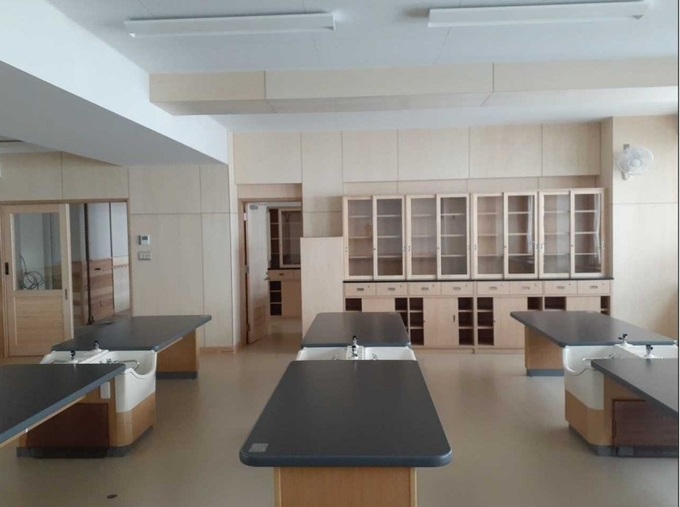 江名子小学校 理科室背面写真