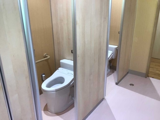 江名子小学校 トイレ個室写真